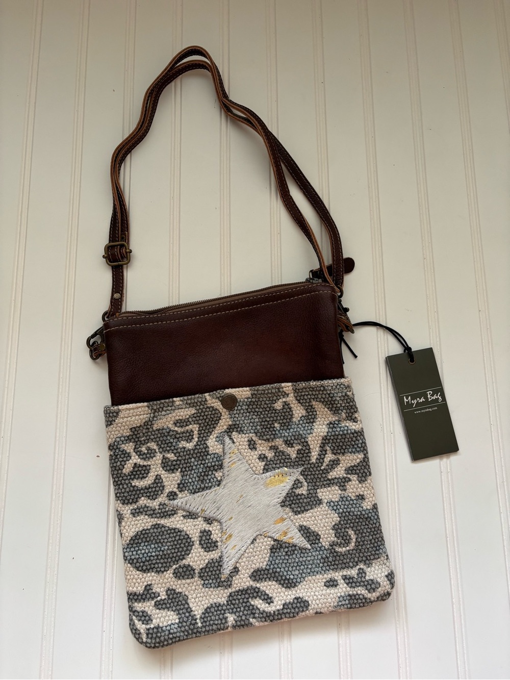 Myra Bag | Women's Boho Western Leather Star Crossbody Bag NWT Brown Tan White